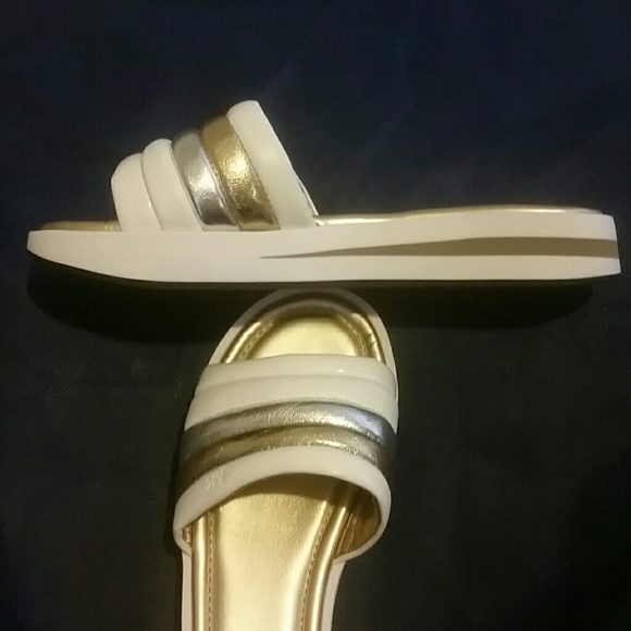 Michael Kors sandals - Picture 2 of 2